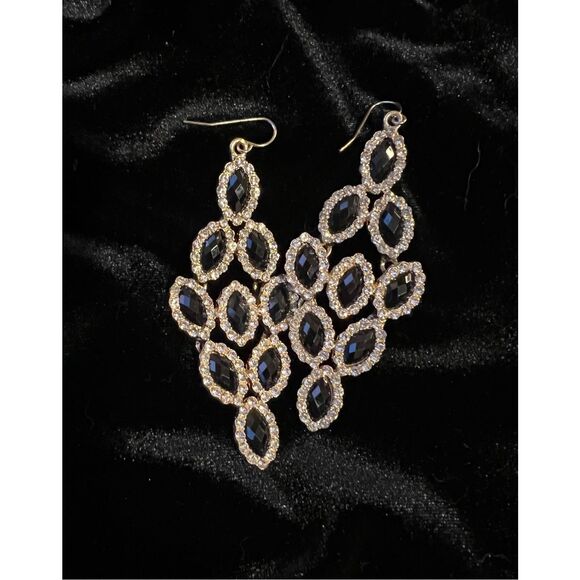 Earrings - Picture 1 of 3